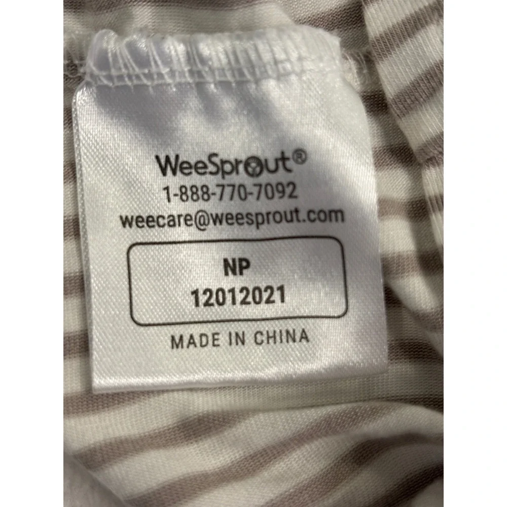 WeeSprout Multi-Use Nursing Cover Breastfeeding Scarf Car Seat Canopy‎ Striped